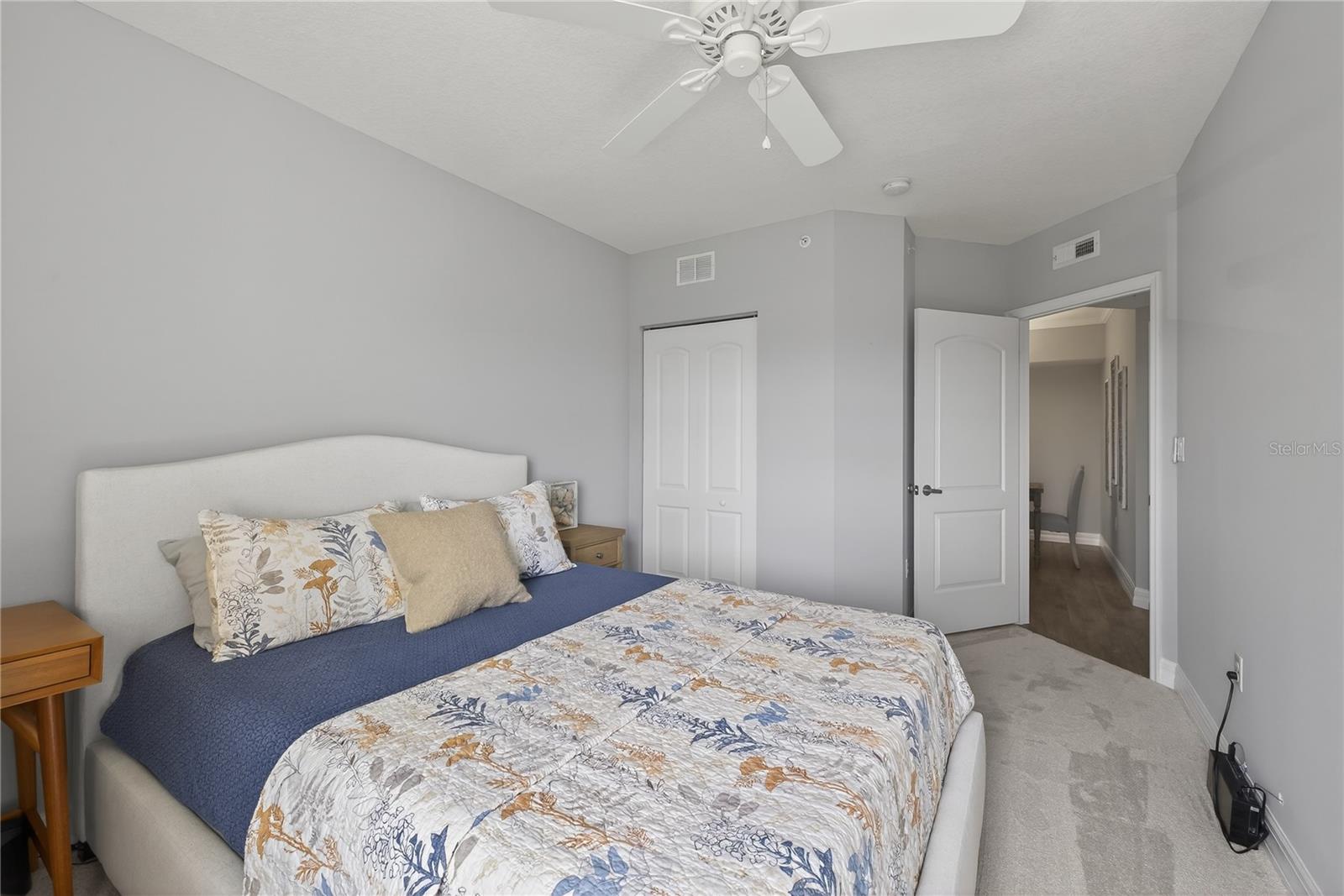 SEAVIEW PLACE - Residential