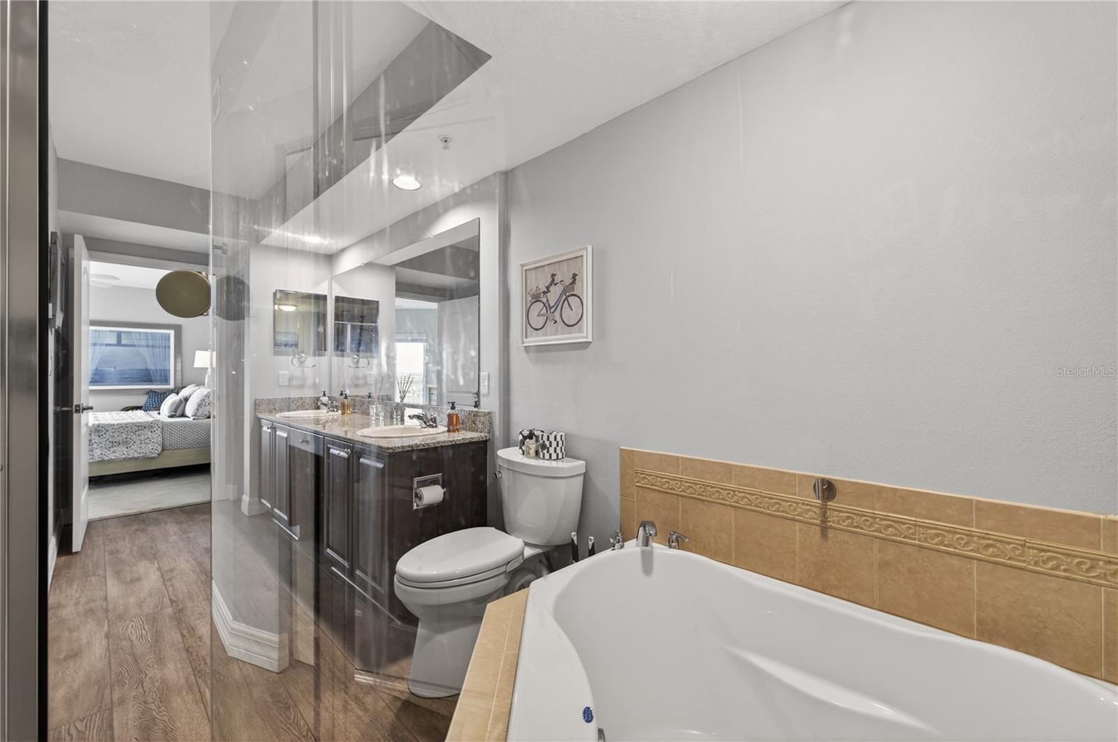 SEAVIEW PLACE - Residential