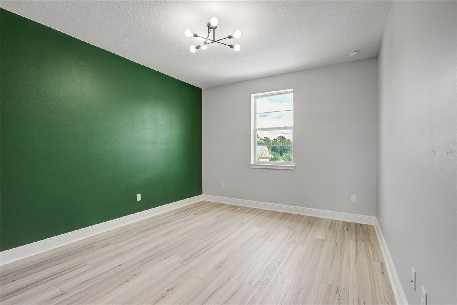 TWIN LAKES PH 8 - Residential