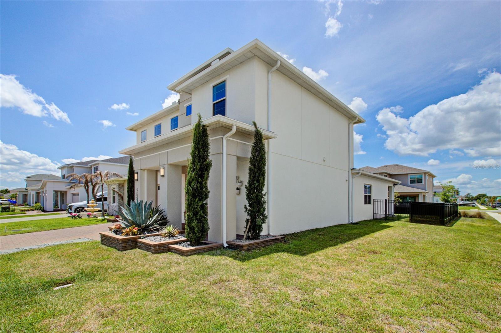 TWIN LAKES PH 8 - Residential