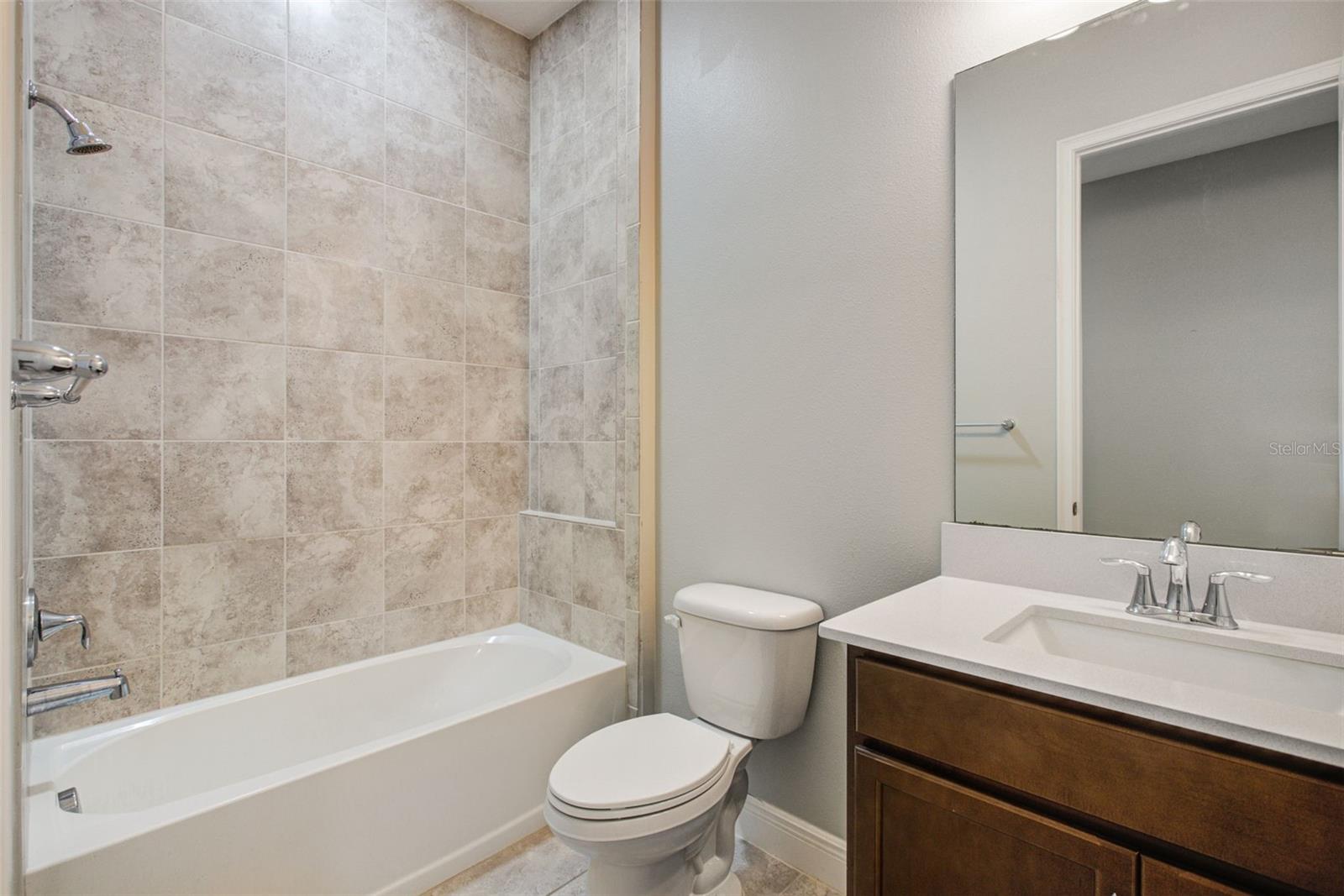 TWIN LAKES PH 8 - Residential