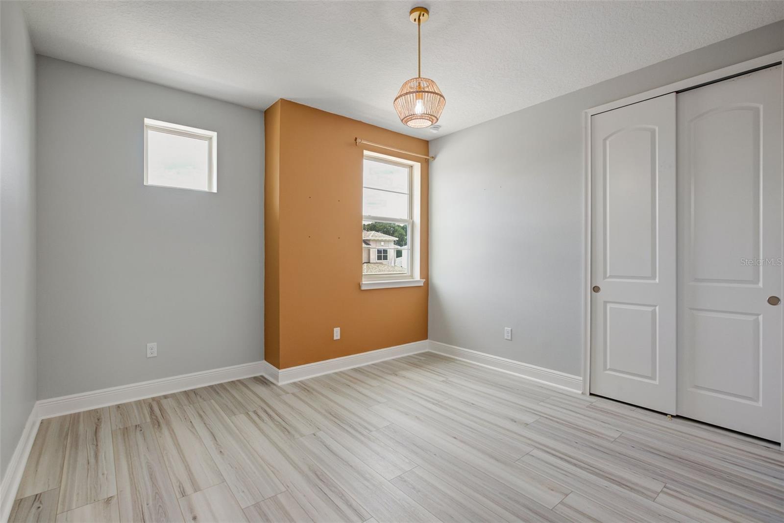 TWIN LAKES PH 8 - Residential