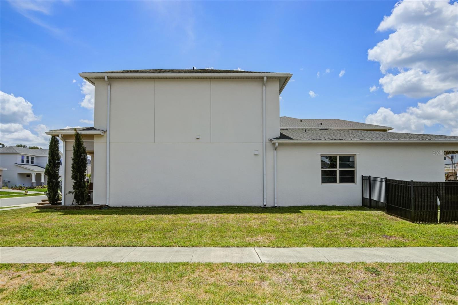 TWIN LAKES PH 8 - Residential