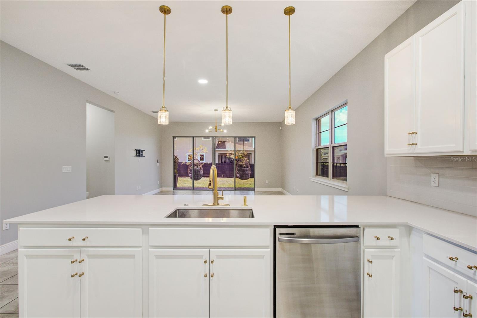 TWIN LAKES PH 8 - Residential