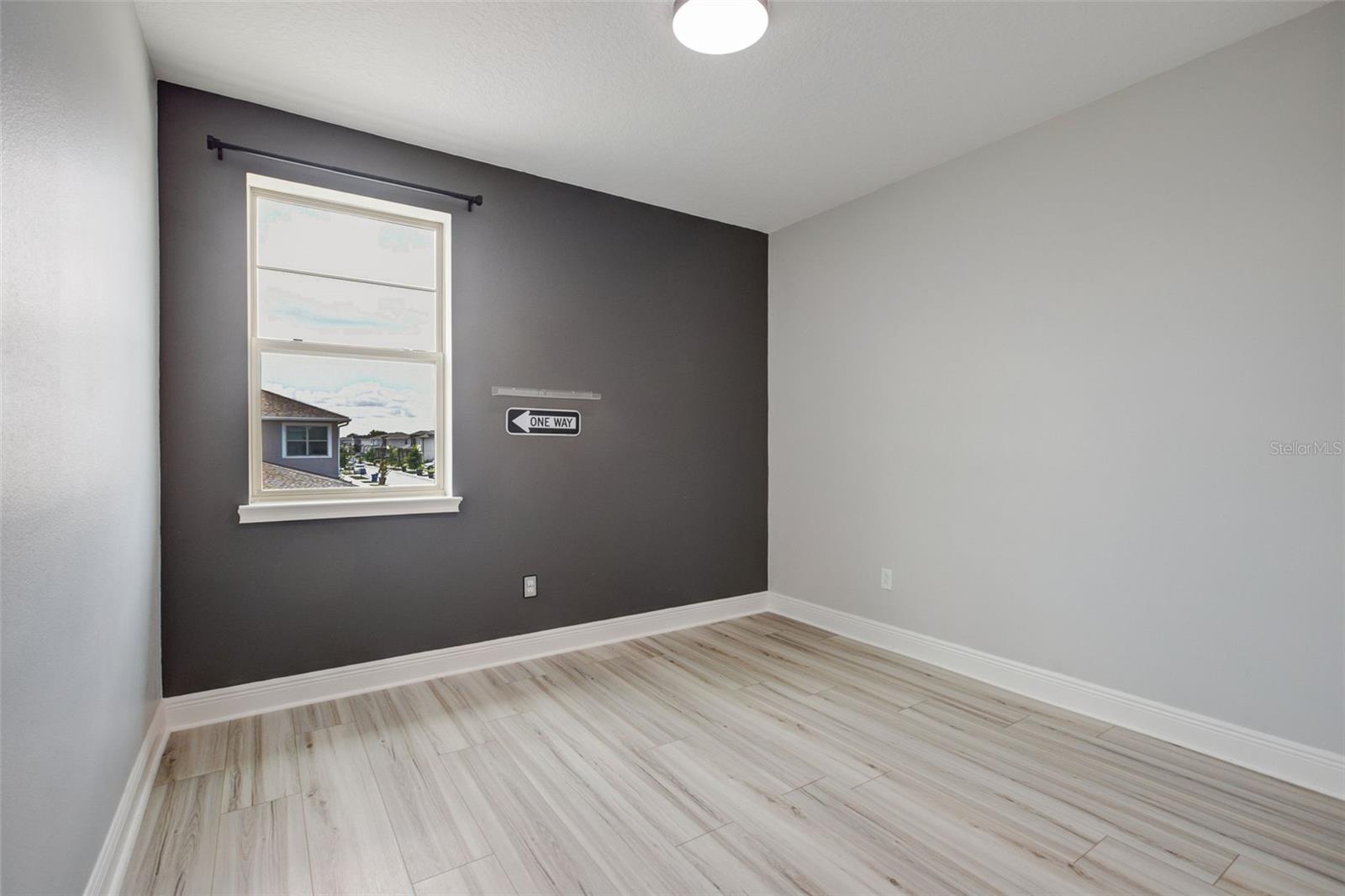 TWIN LAKES PH 8 - Residential