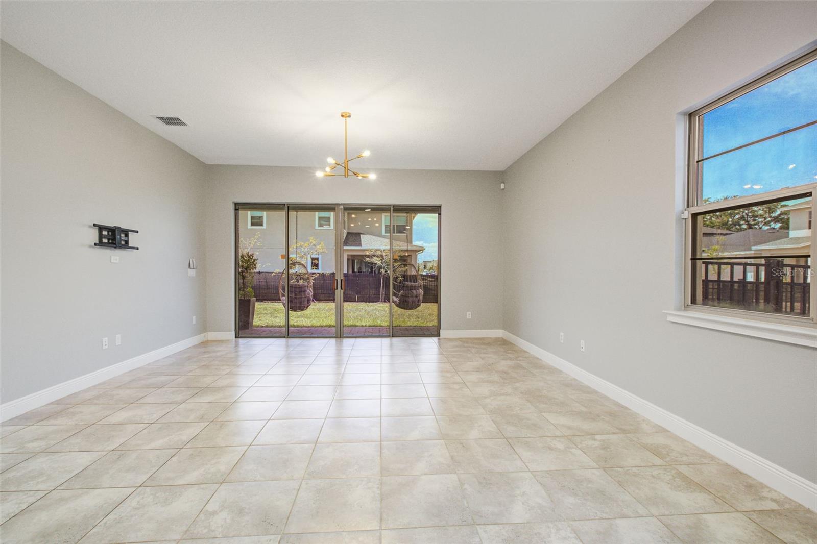 TWIN LAKES PH 8 - Residential