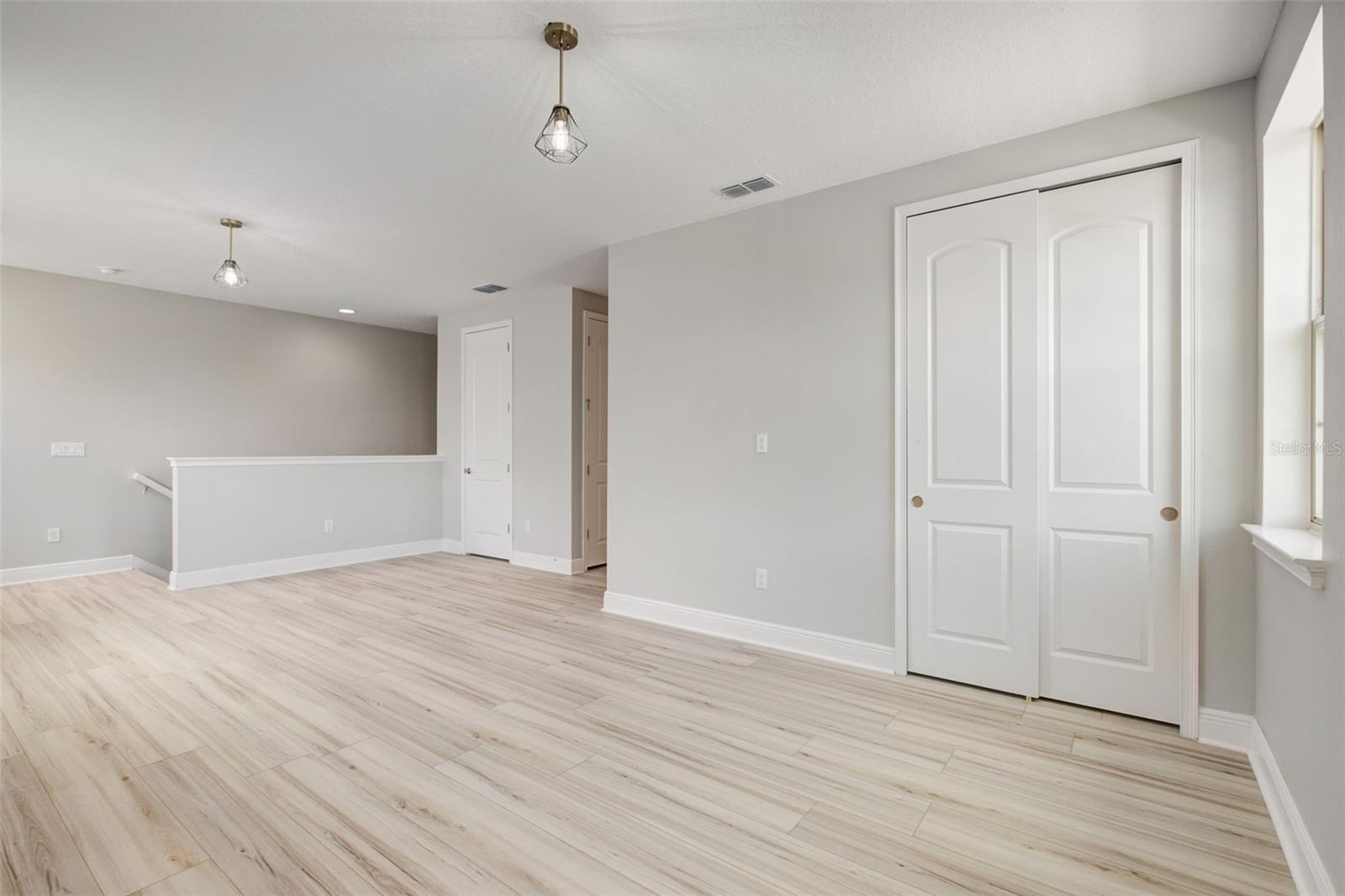 TWIN LAKES PH 8 - Residential