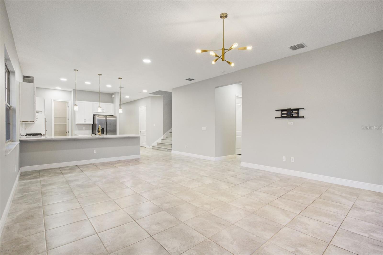 TWIN LAKES PH 8 - Residential