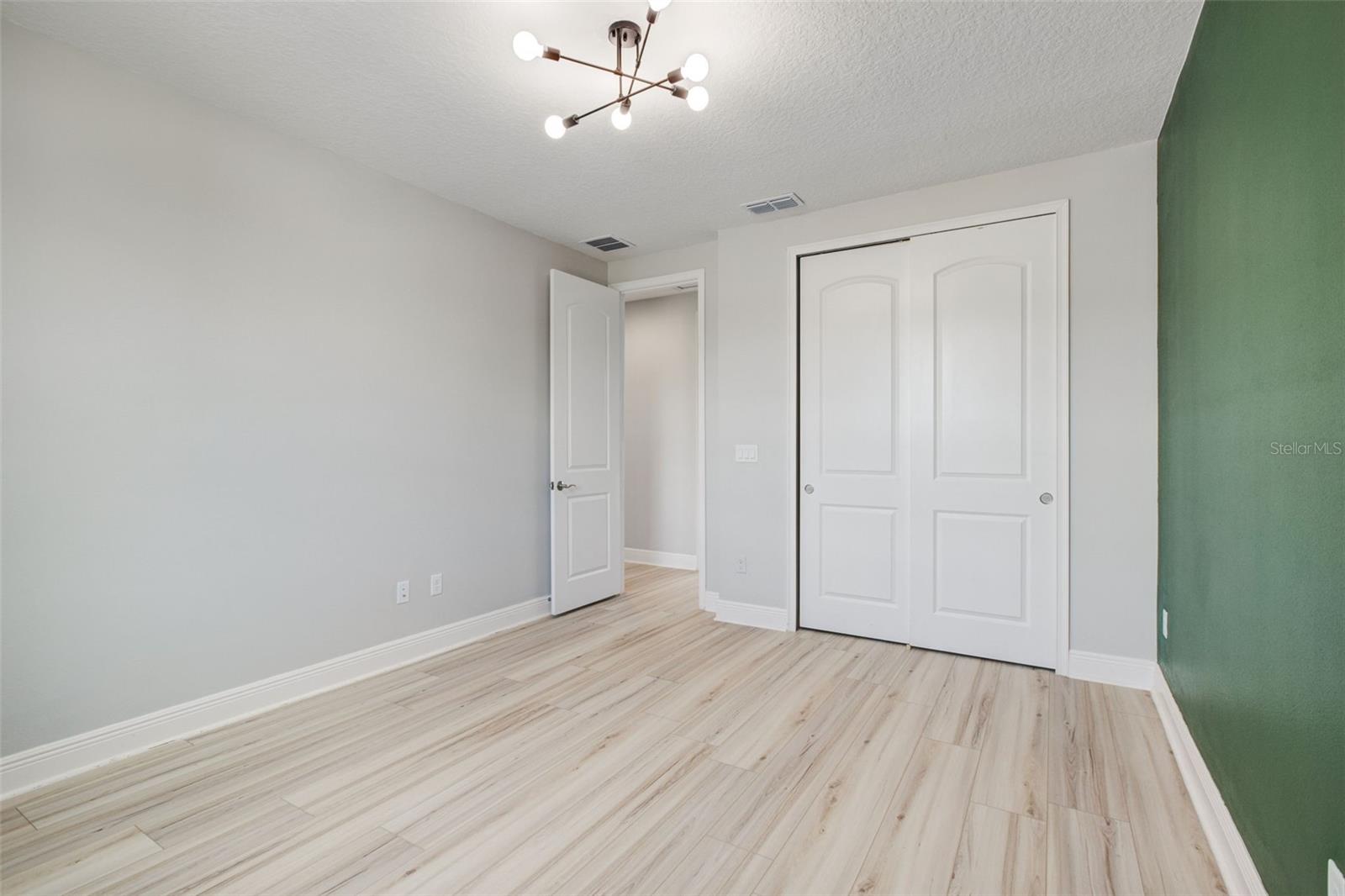 TWIN LAKES PH 8 - Residential