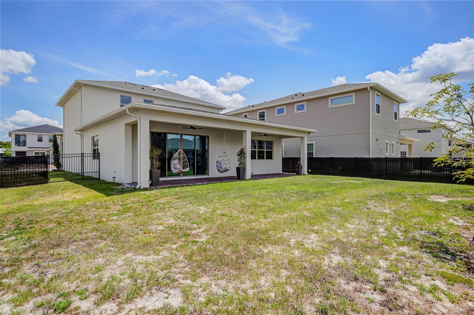 TWIN LAKES PH 8 - Residential