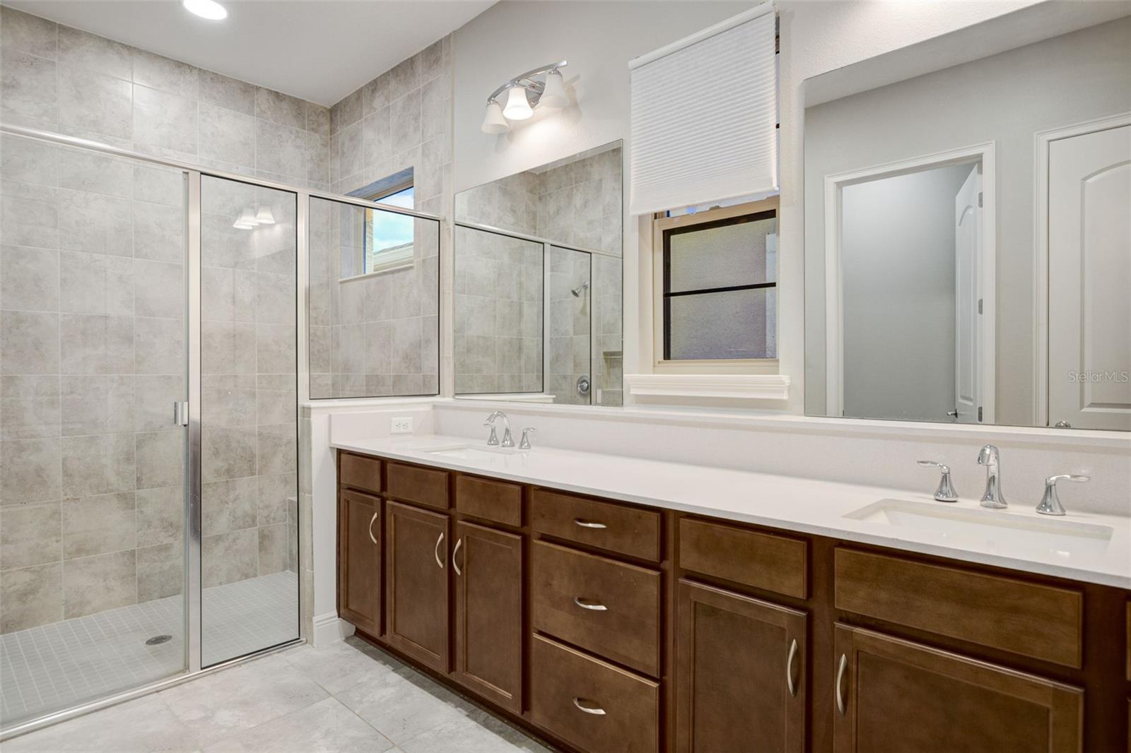 TWIN LAKES PH 8 - Residential