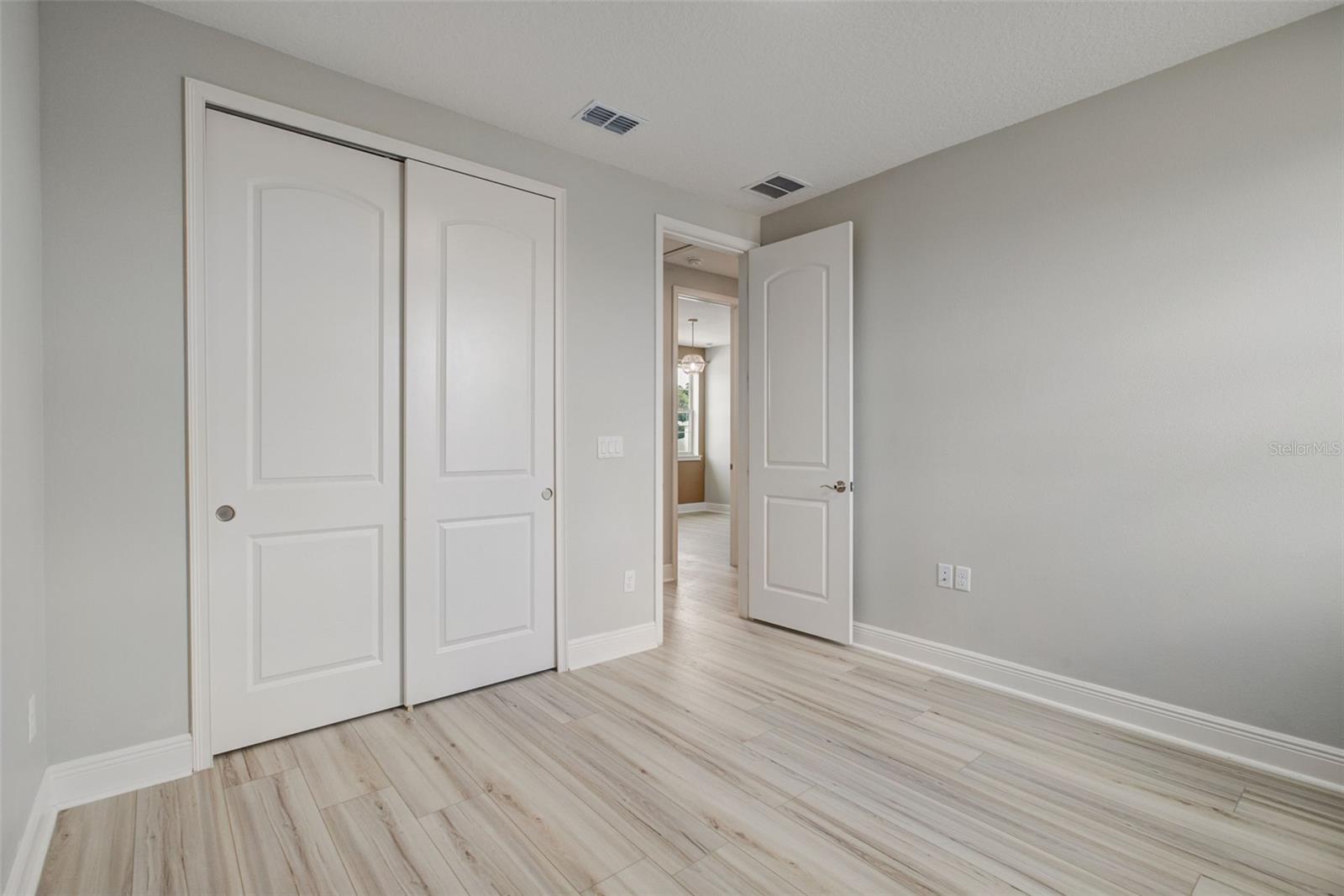 TWIN LAKES PH 8 - Residential