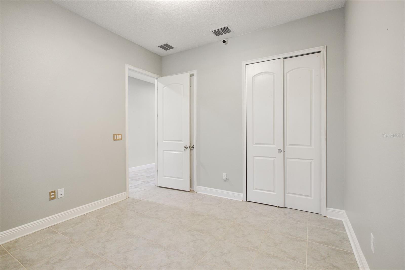 TWIN LAKES PH 8 - Residential
