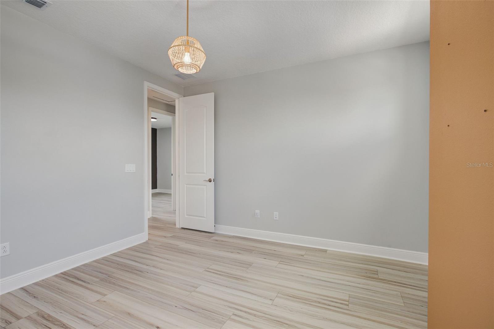TWIN LAKES PH 8 - Residential