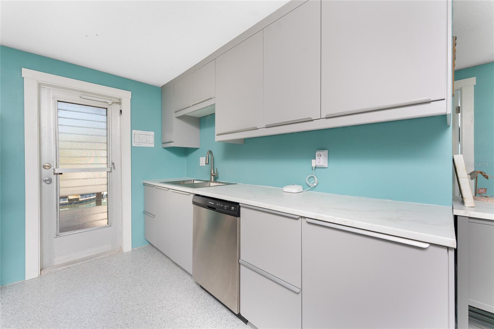 ENGLEWOOD SHORES - Residential