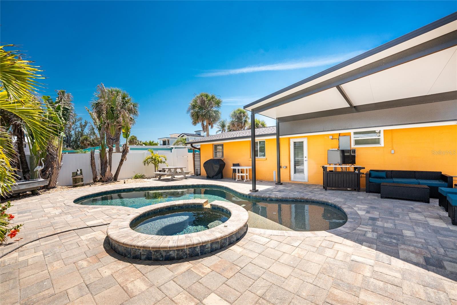 ENGLEWOOD SHORES - Residential