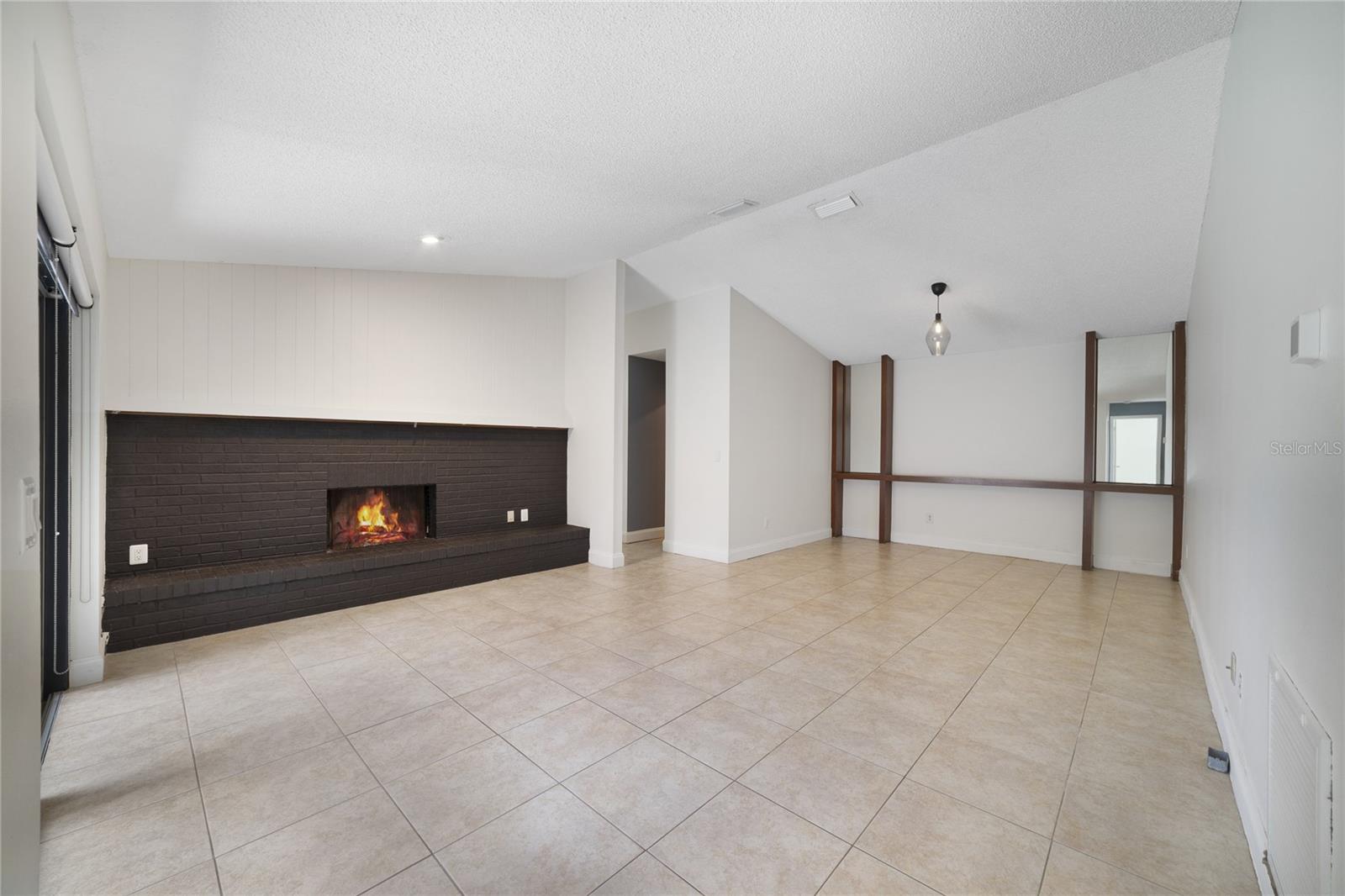 5025 BERMUDA CIRCLE 5025