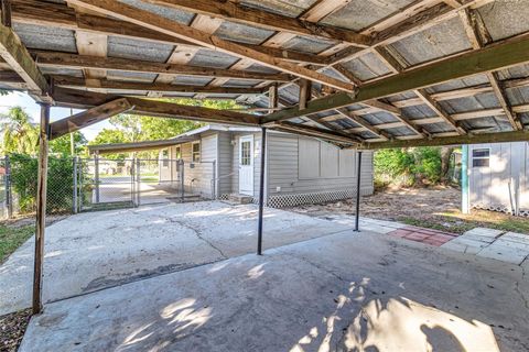 A home in AUBURNDALE