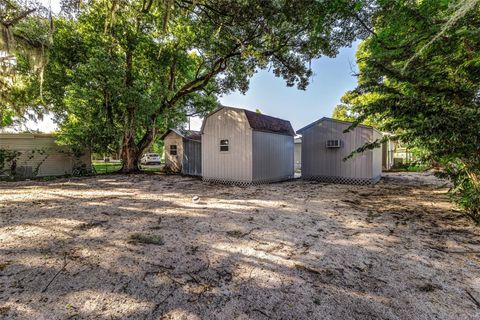 A home in AUBURNDALE