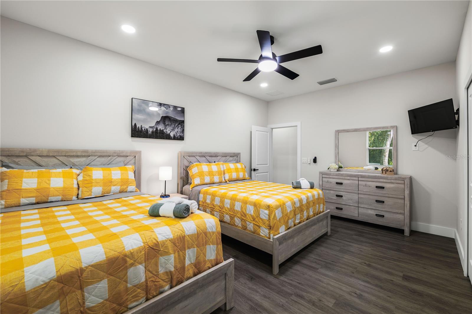 HALES ADD TO BROOKSVL - Residential Income