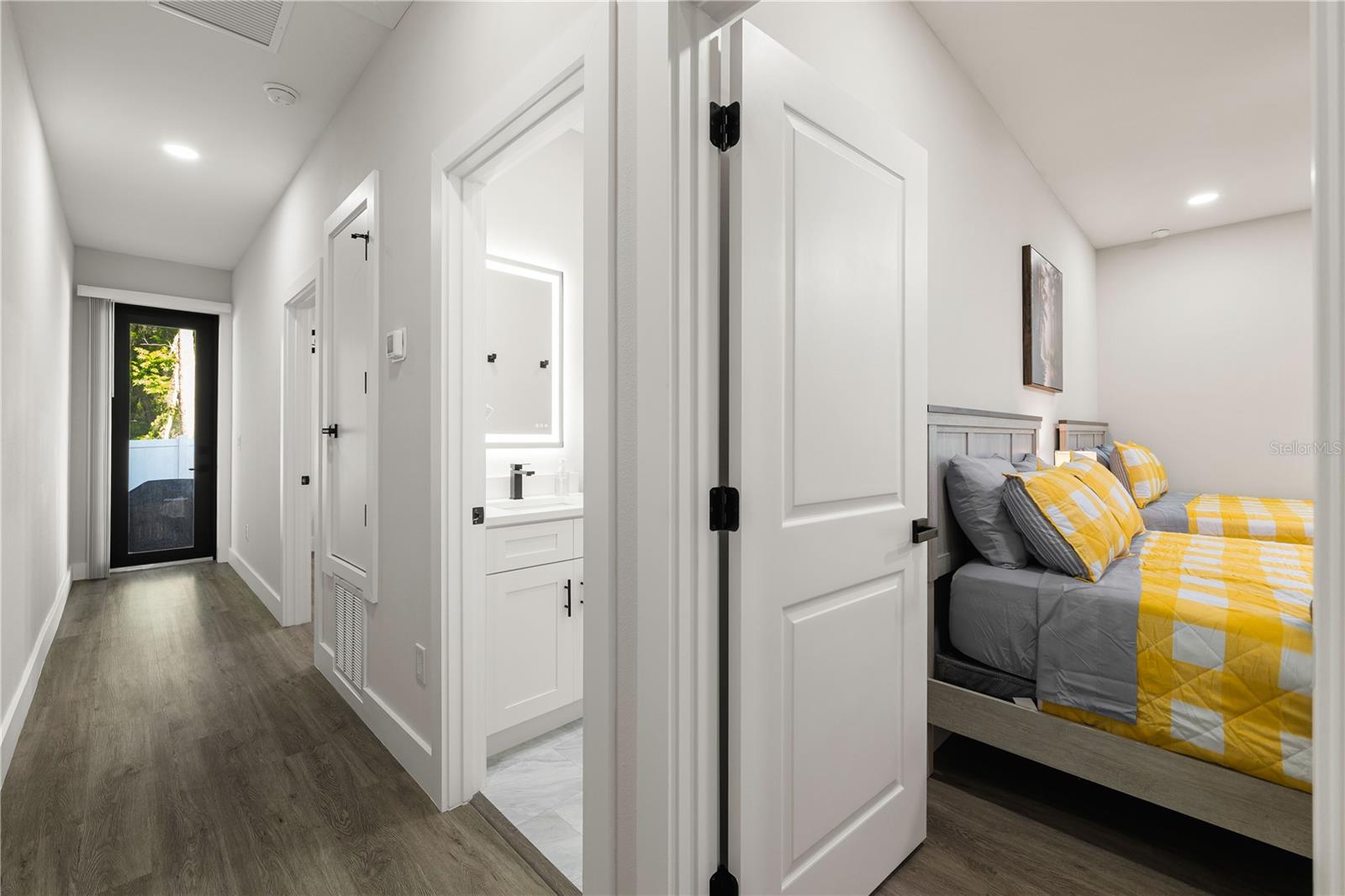 174-176 S LEMON AVENUE