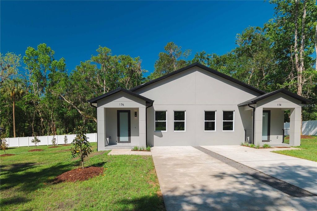 Photo of 174 S Lemon Avenue, Brooksville, FL 34601 (MLS # TB8501757)