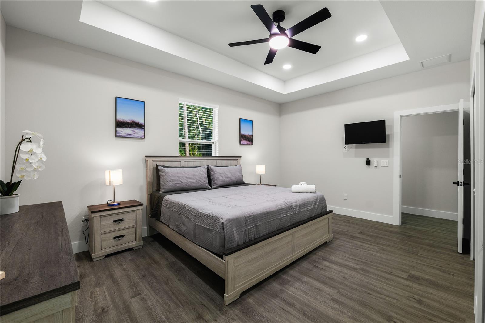 174-176 S LEMON AVENUE