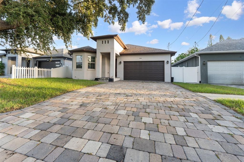 Photo of 2304 W Cordelia Street, Tampa, FL 33607 (MLS # TB8434536)