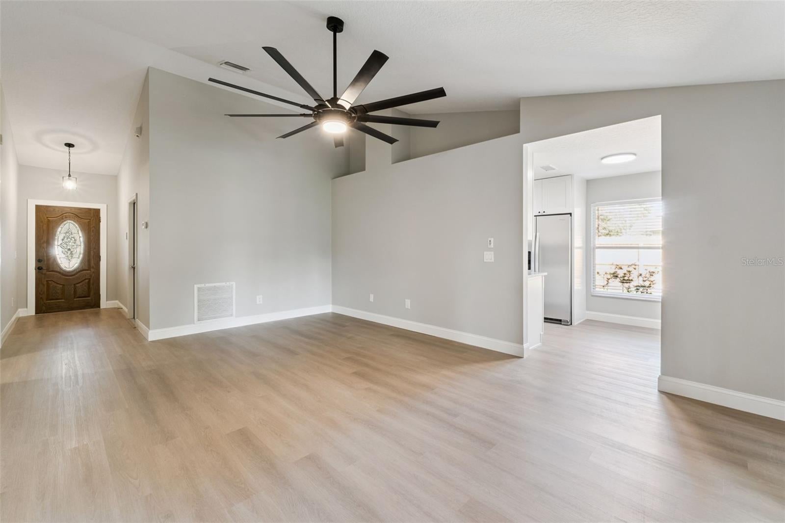 564 CHULA WOODS COURT