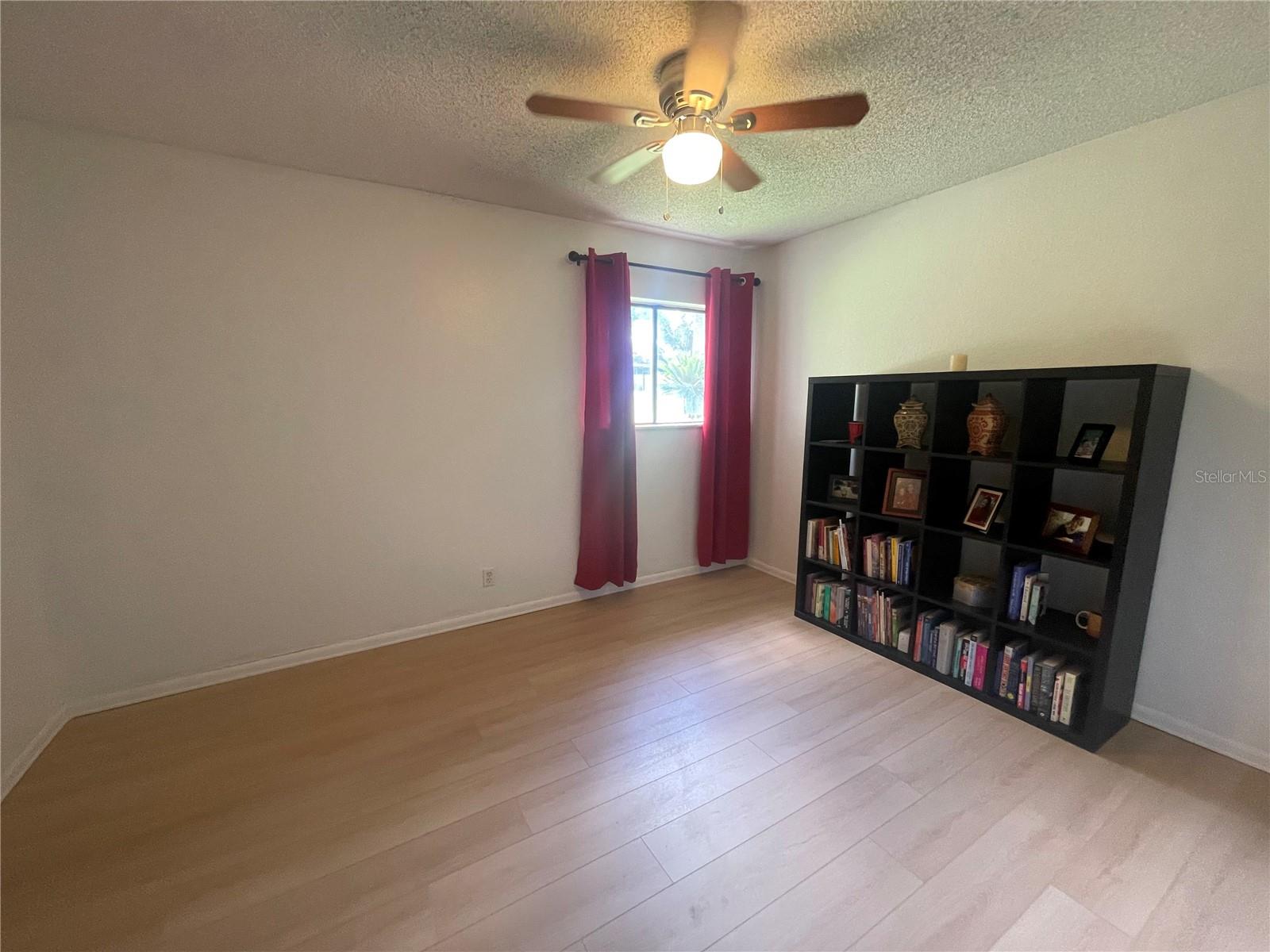 MEADOWOOD CONDOMINIUM VILLAGE - Residential Lease