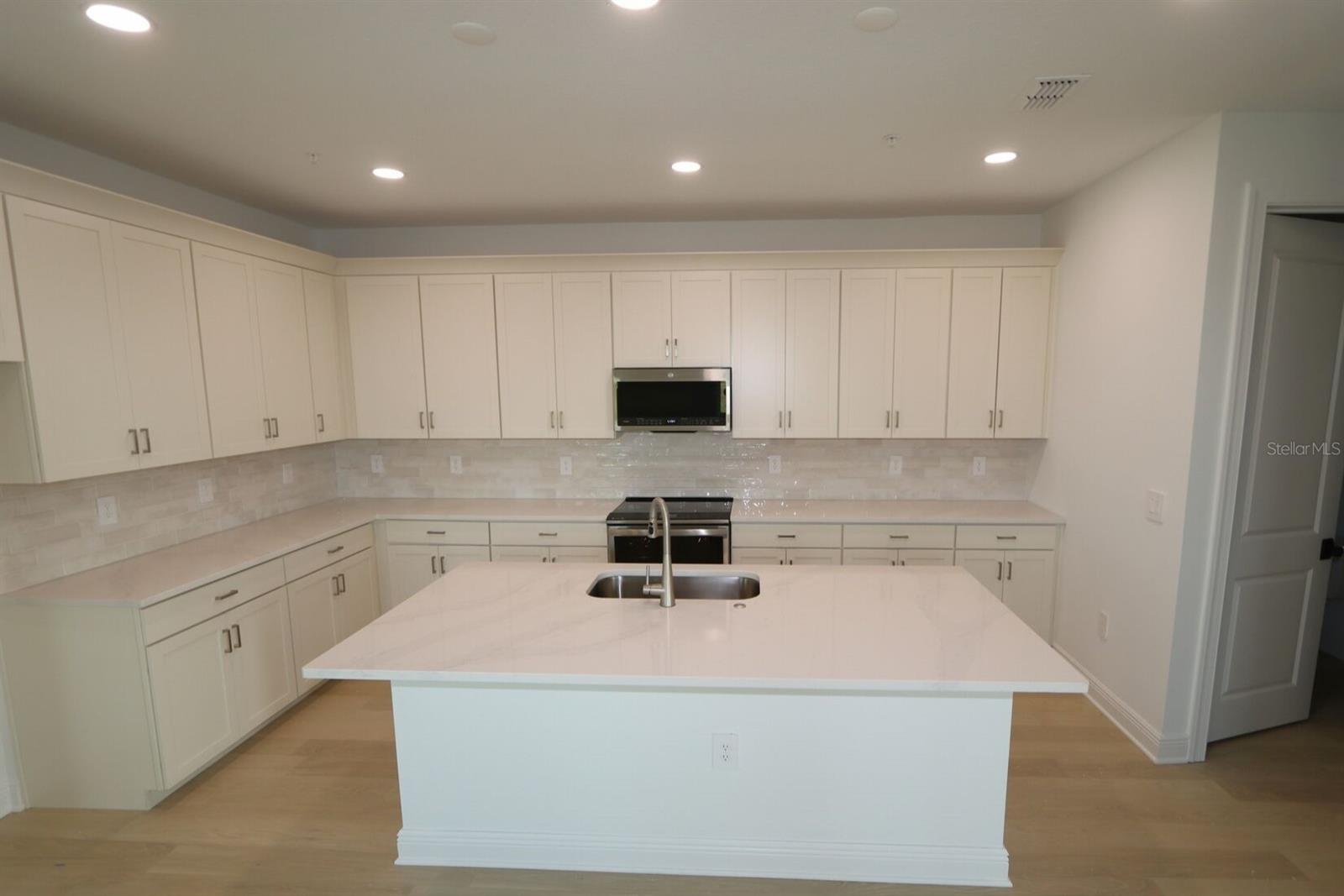 PALMERA AT WELLEN PARK - Residential