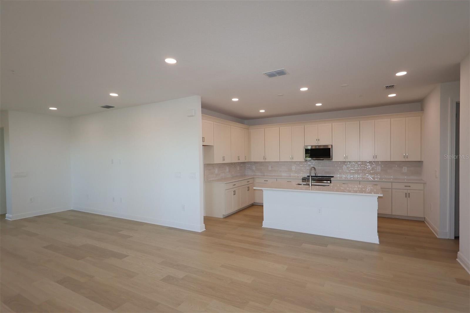 PALMERA AT WELLEN PARK - Residential