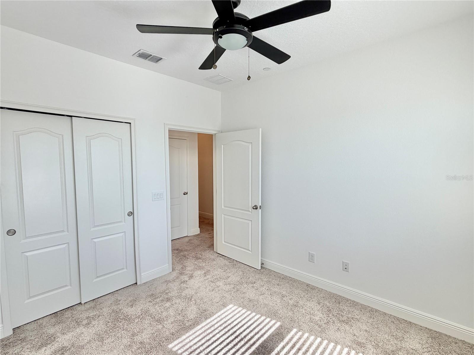 LAUREATE PARK NBRHD CENTER PH 1 - Residential Lease