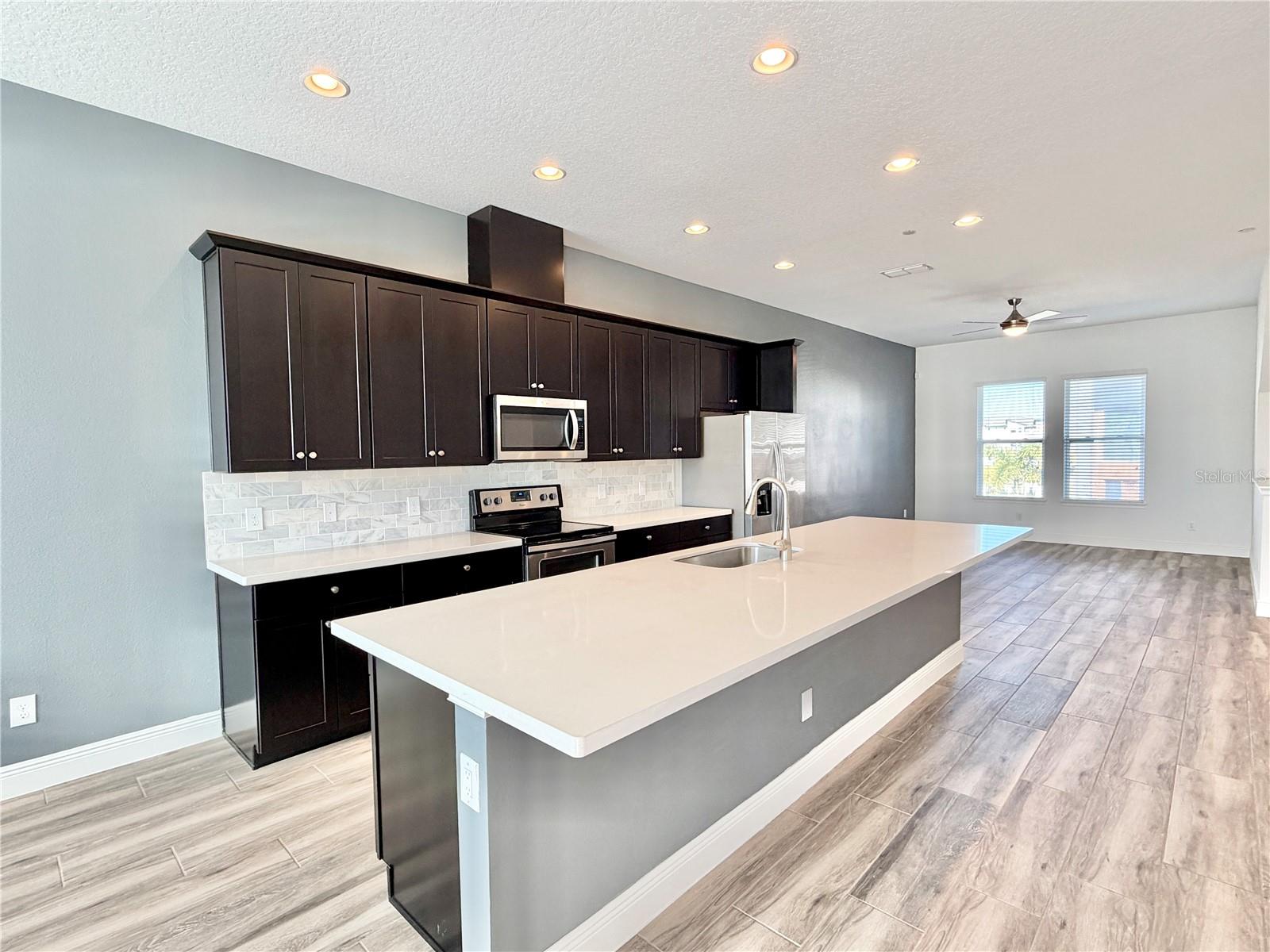 LAUREATE PARK NBRHD CENTER PH 1 - Residential Lease