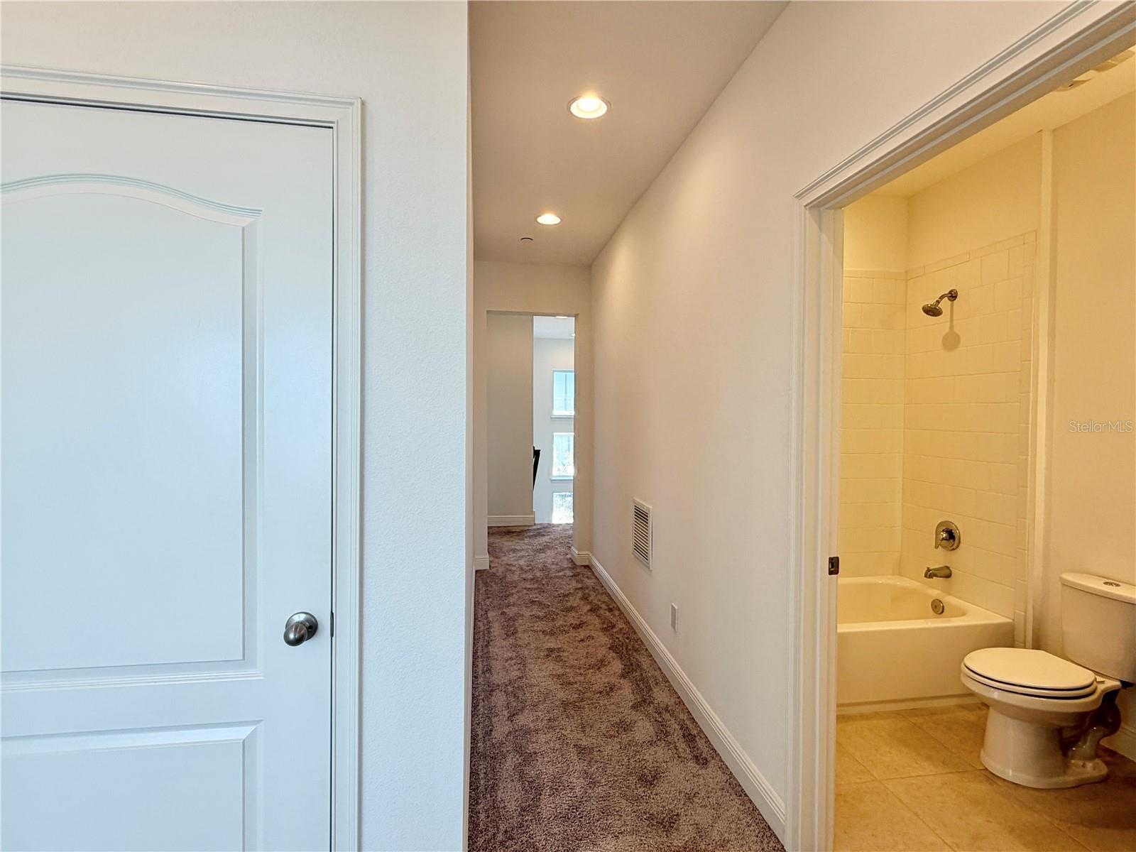 LAUREATE PARK NBRHD CENTER PH 1 - Residential Lease