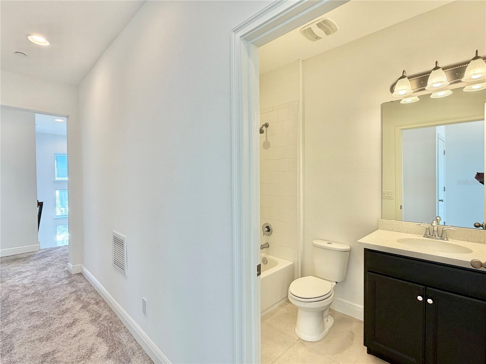 LAUREATE PARK NBRHD CENTER PH 1 - Residential Lease