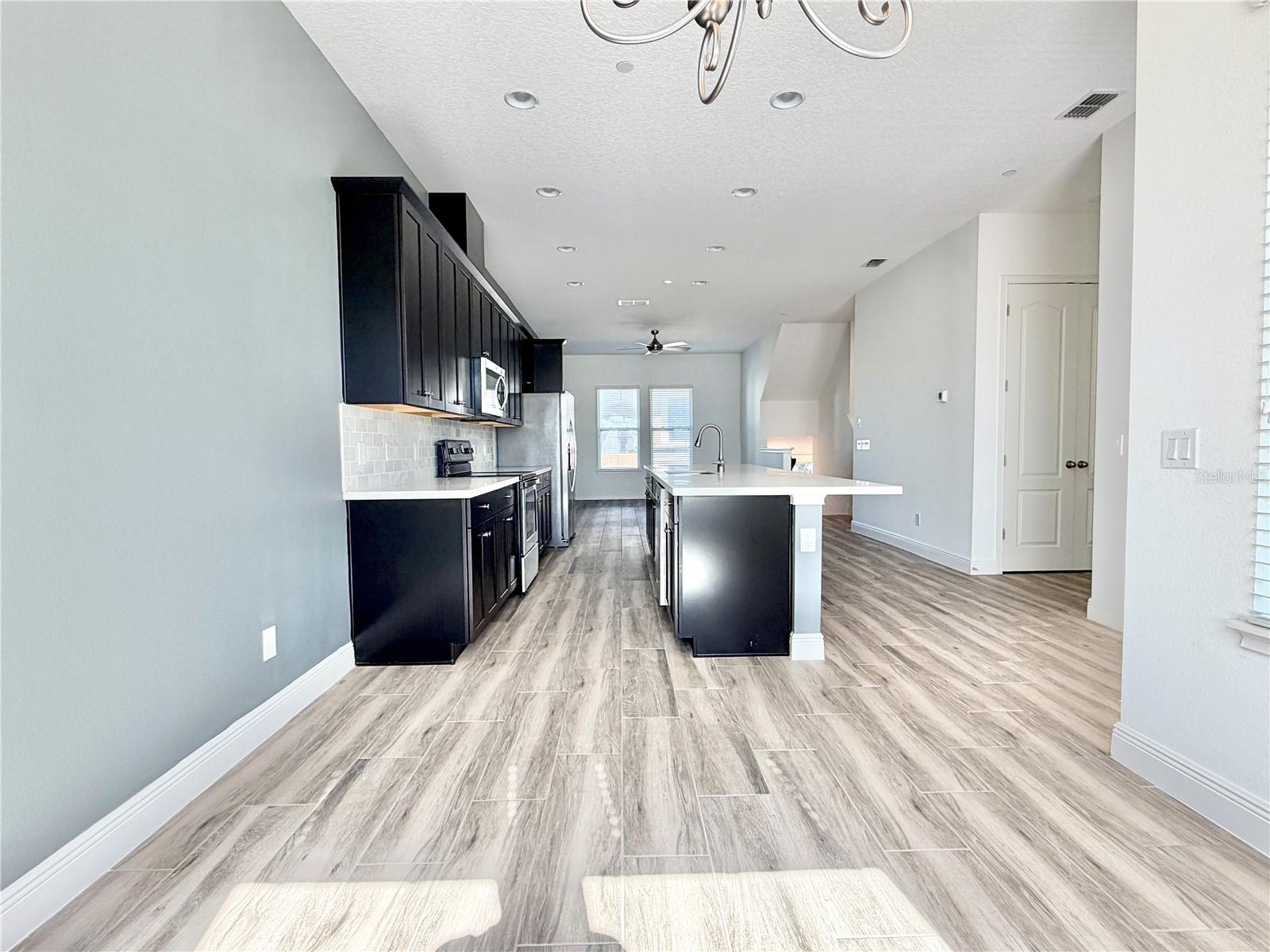 LAUREATE PARK NBRHD CENTER PH 1 - Residential Lease