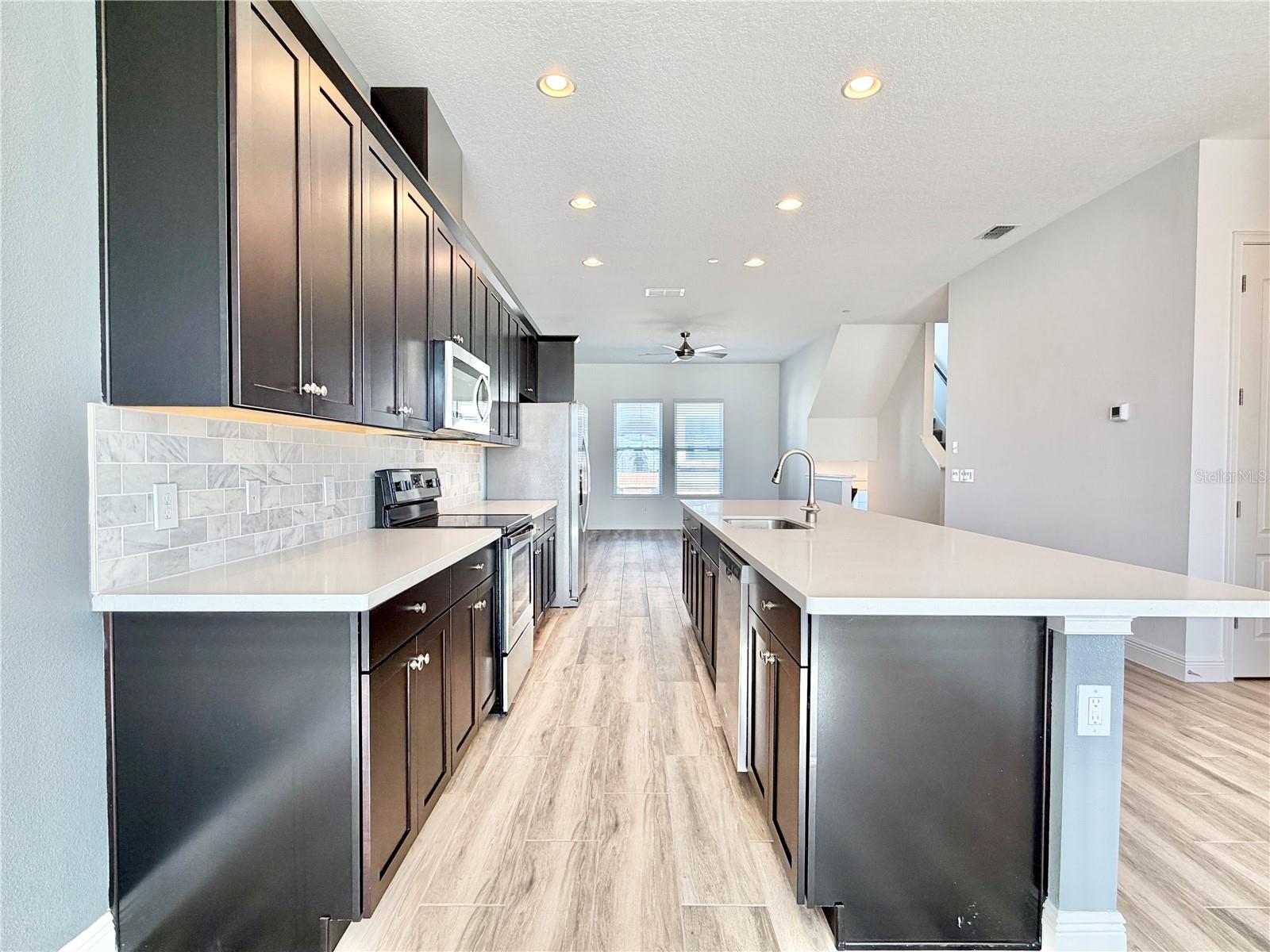 LAUREATE PARK NBRHD CENTER PH 1 - Residential Lease