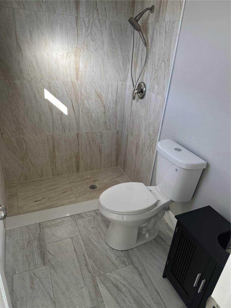 DELTONA LAKES UNIT 12 - Residential Lease