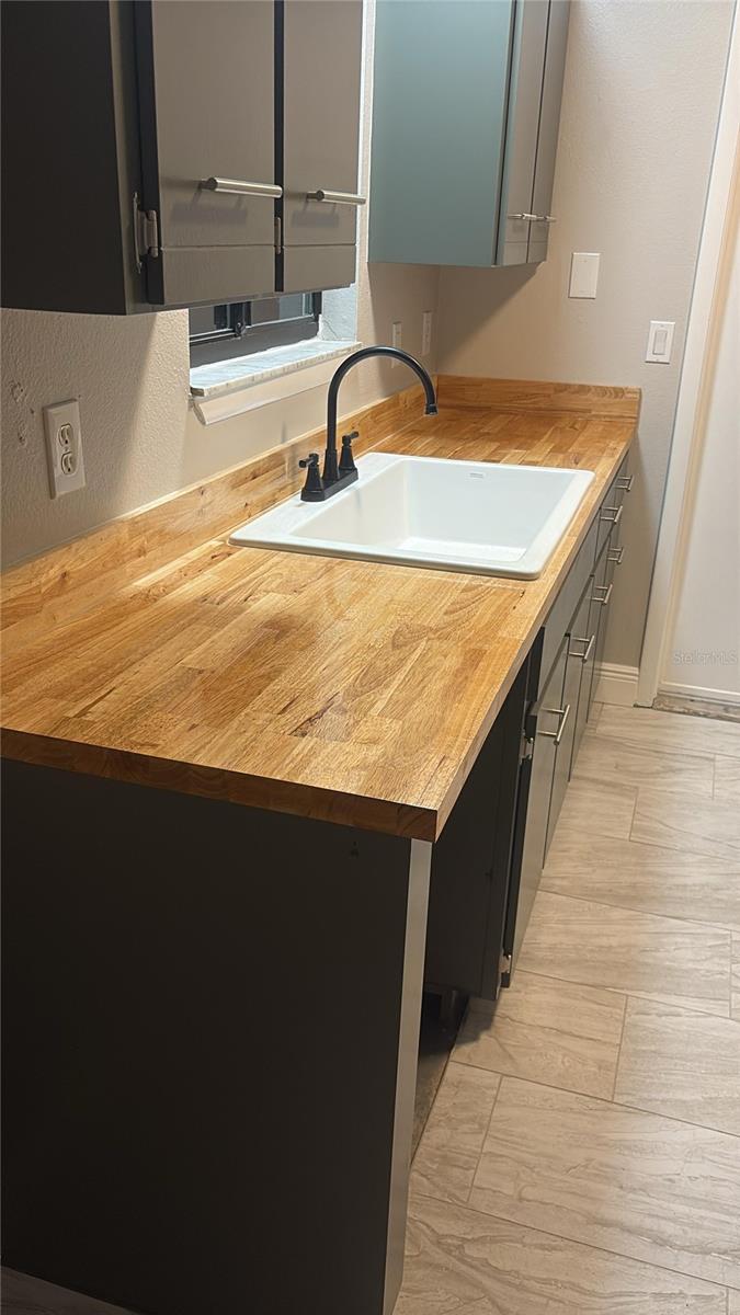 DELTONA LAKES UNIT 12 - Residential Lease