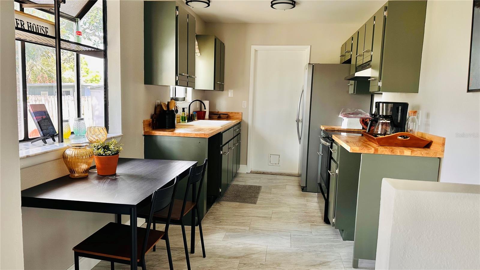 DELTONA LAKES UNIT 12 - Residential Lease