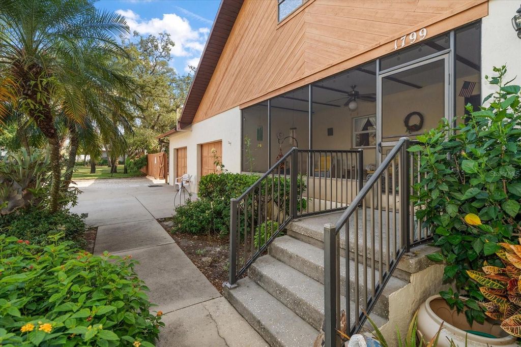 Photo of 1799 Dixie Highway, Tarpon Springs, FL 34689 (MLS # TB8387515)