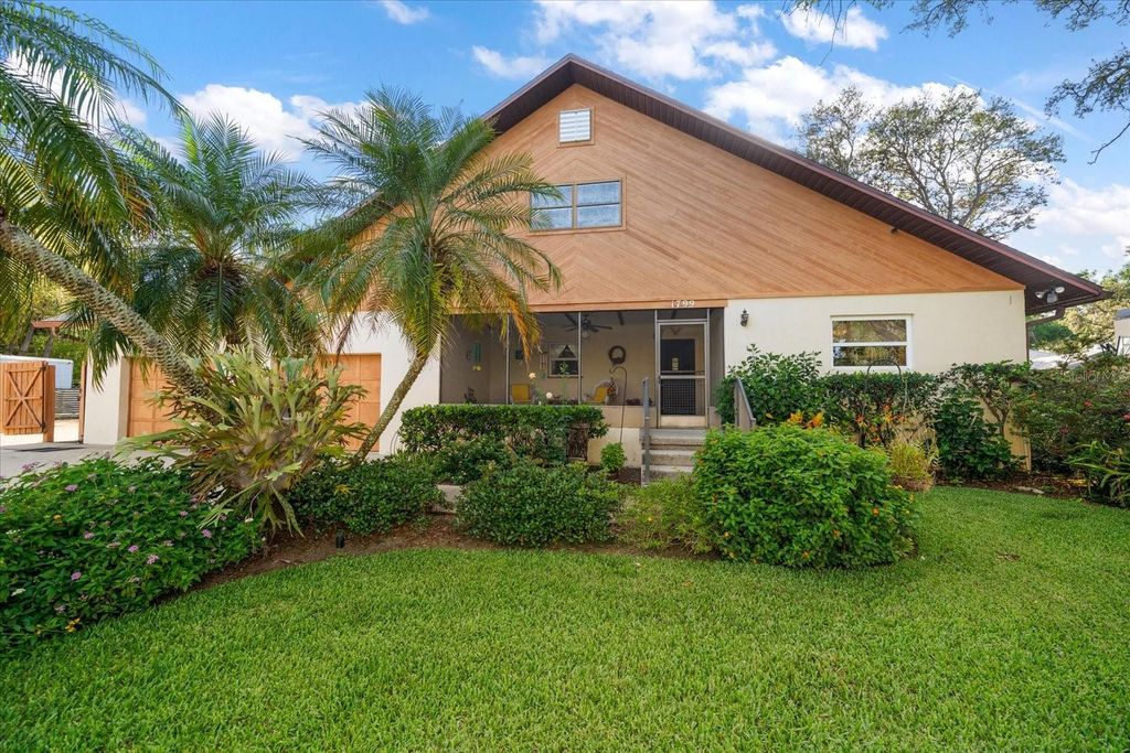 Photo of 1799 Dixie Highway, Tarpon Springs, FL 34689 (MLS # TB8387515)