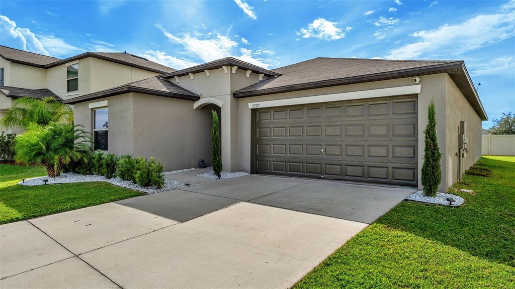 Photo of 5727 Keaton Springs Drive, Lakeland, FL 33811 (MLS # L4955501)