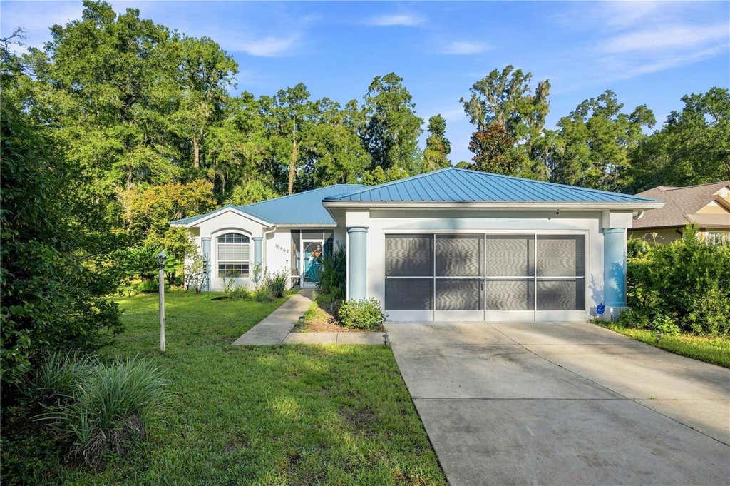Photo of 10062 SW 190th Court, Dunnellon, FL 34432 (MLS # OM730147)