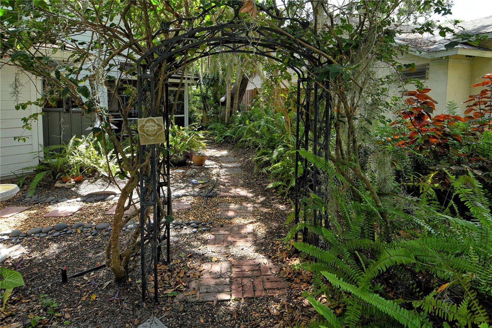 CHIMNEY CREEK - Residential
