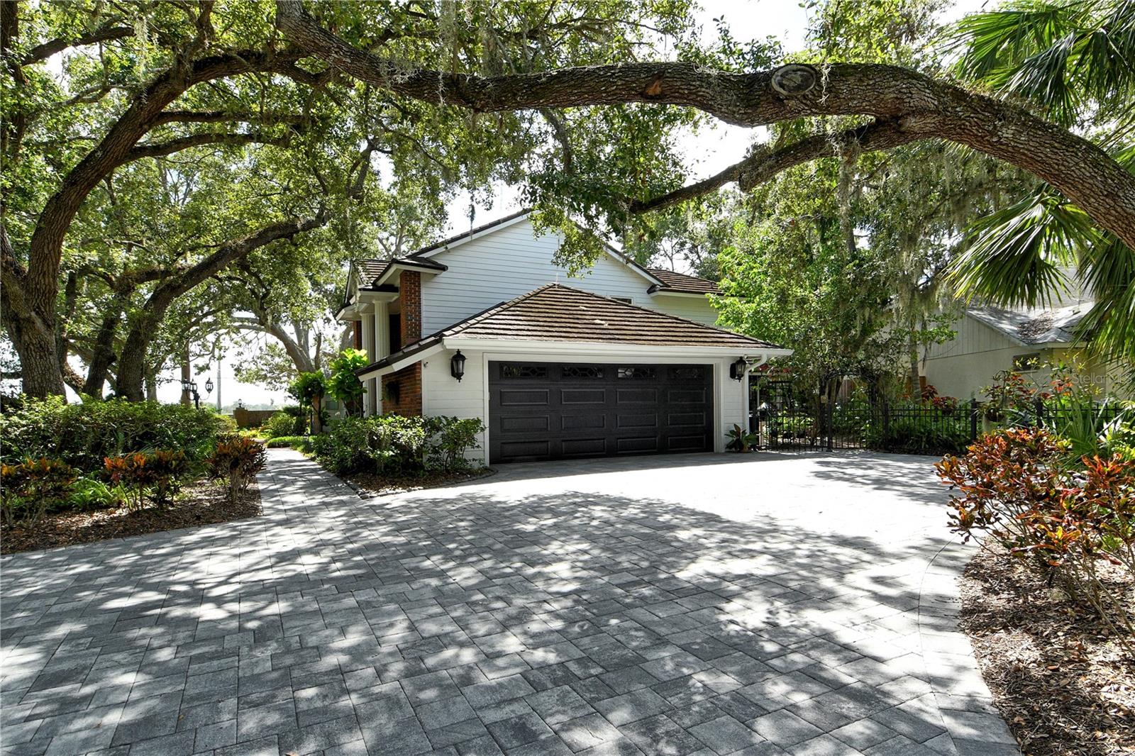 CHIMNEY CREEK - Residential