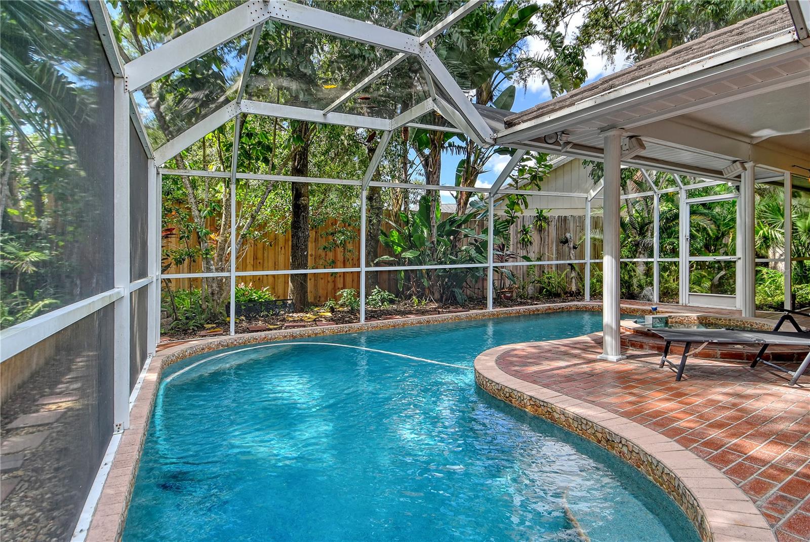 CHIMNEY CREEK - Residential