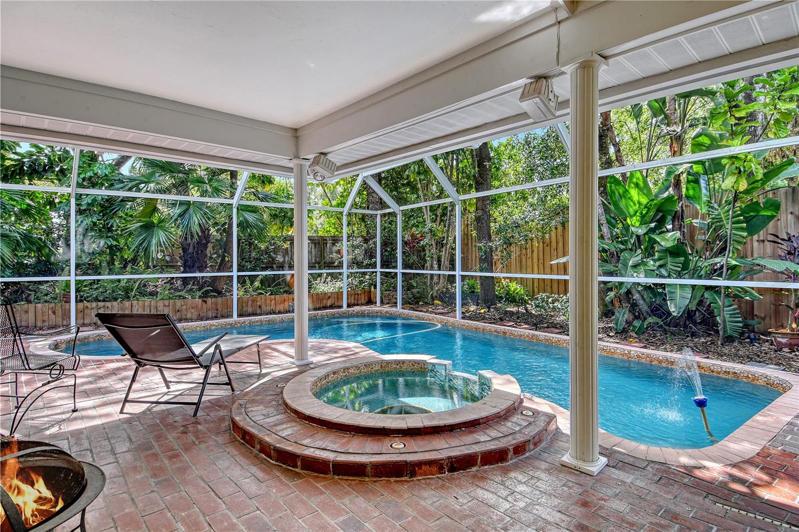 CHIMNEY CREEK - Residential