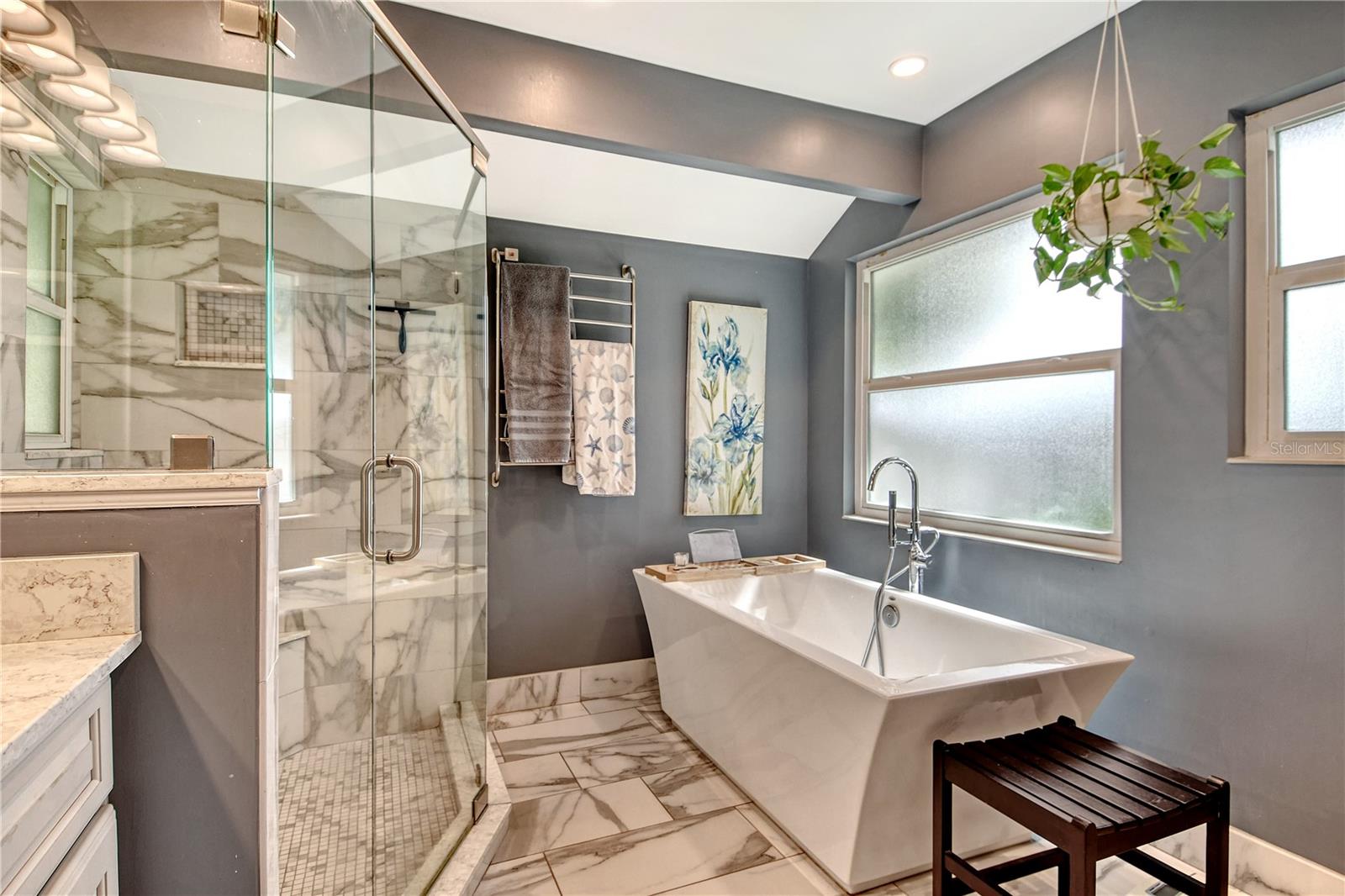 CHIMNEY CREEK - Residential